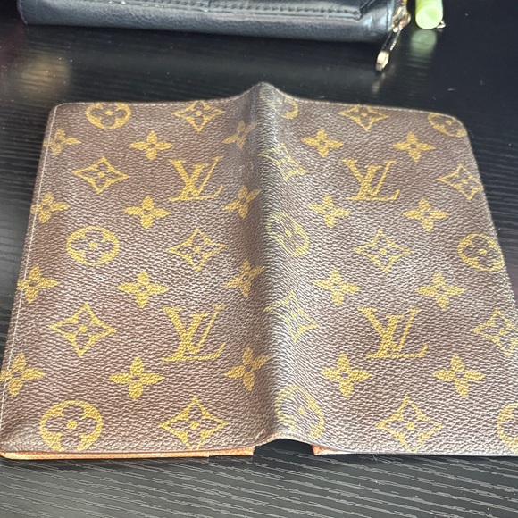 Louis Vuitton Brown and Gold Monogram Card Holder - Picture 14 of 17